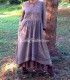 Robe Longue campagne d'antan grise esprit Amish avec son jupon couleur marron à dentelles vêtement créateur
