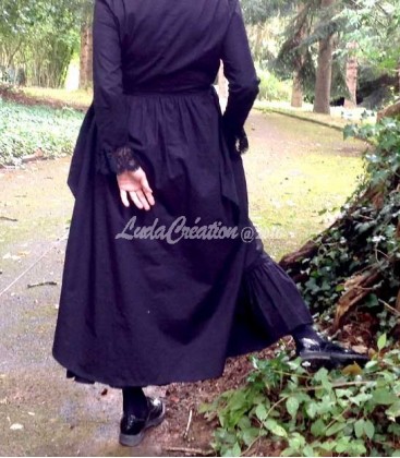 Robe longue style gothique puritain couleur noir